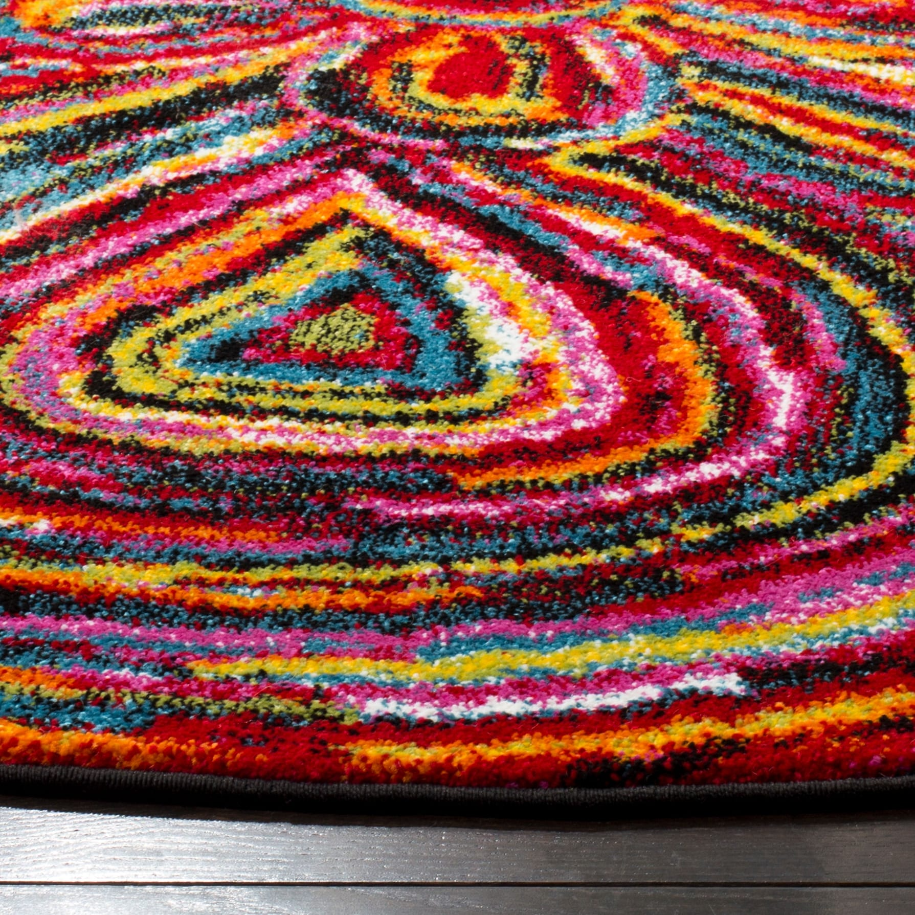 Abstract Polypropylene Area Rug with Machine-Made Construction