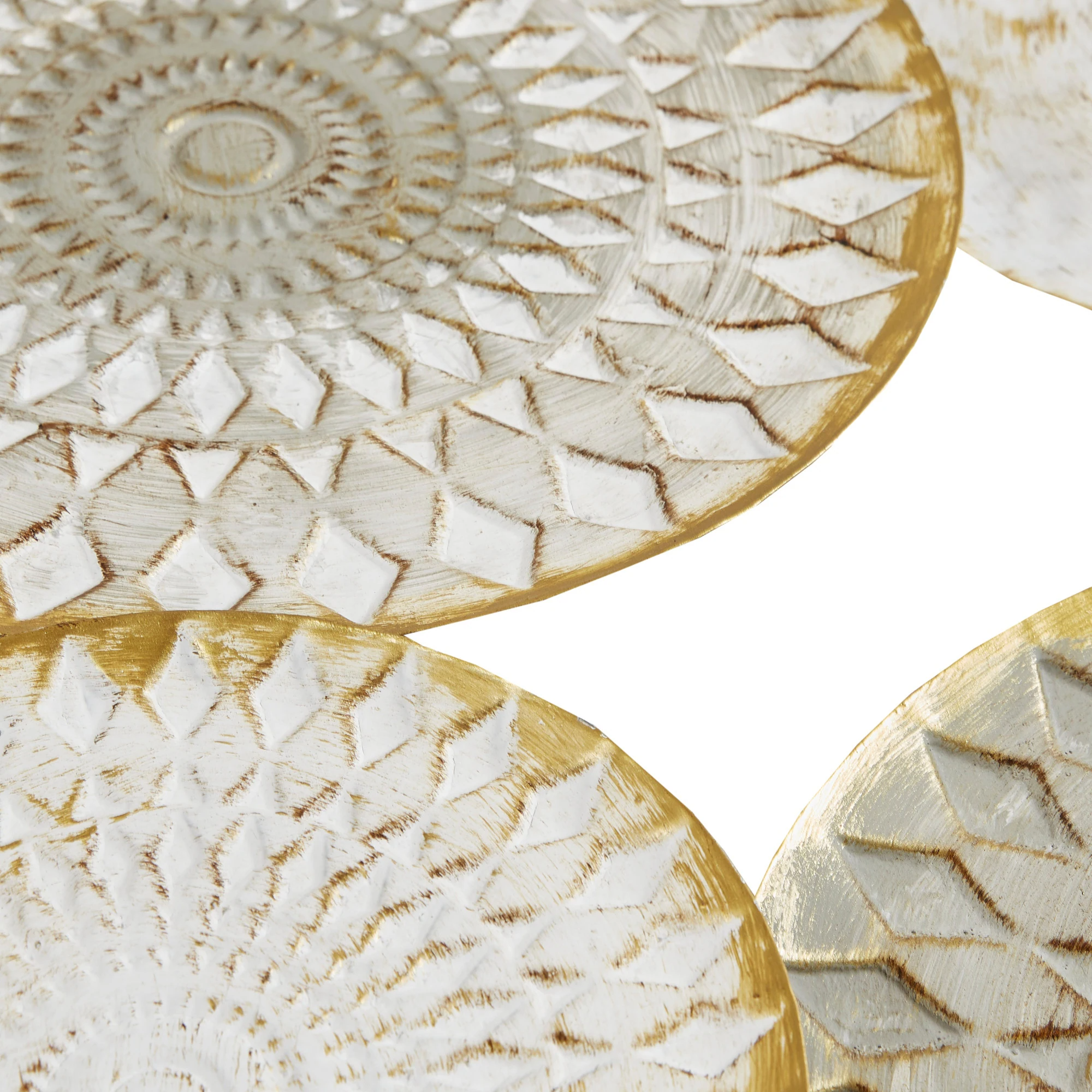 Geometric Metal Wall Decor with Dimensional Disc Design